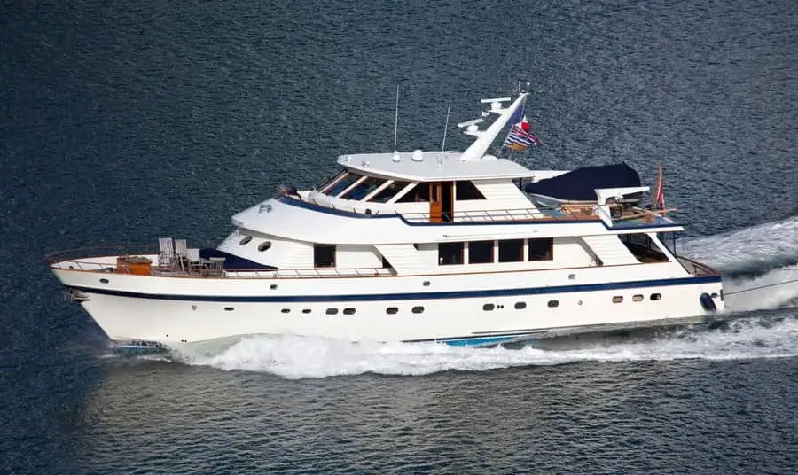 Boat Gas Tank Size (With 60 Examples of Different Boat Models